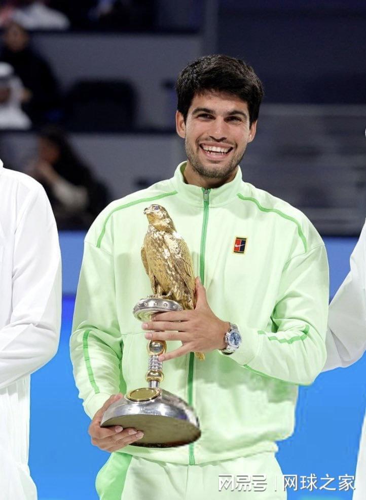 华体会-阿尔卡拉斯多哈夺冠后坦言:成功不仅仅是捧起奖杯