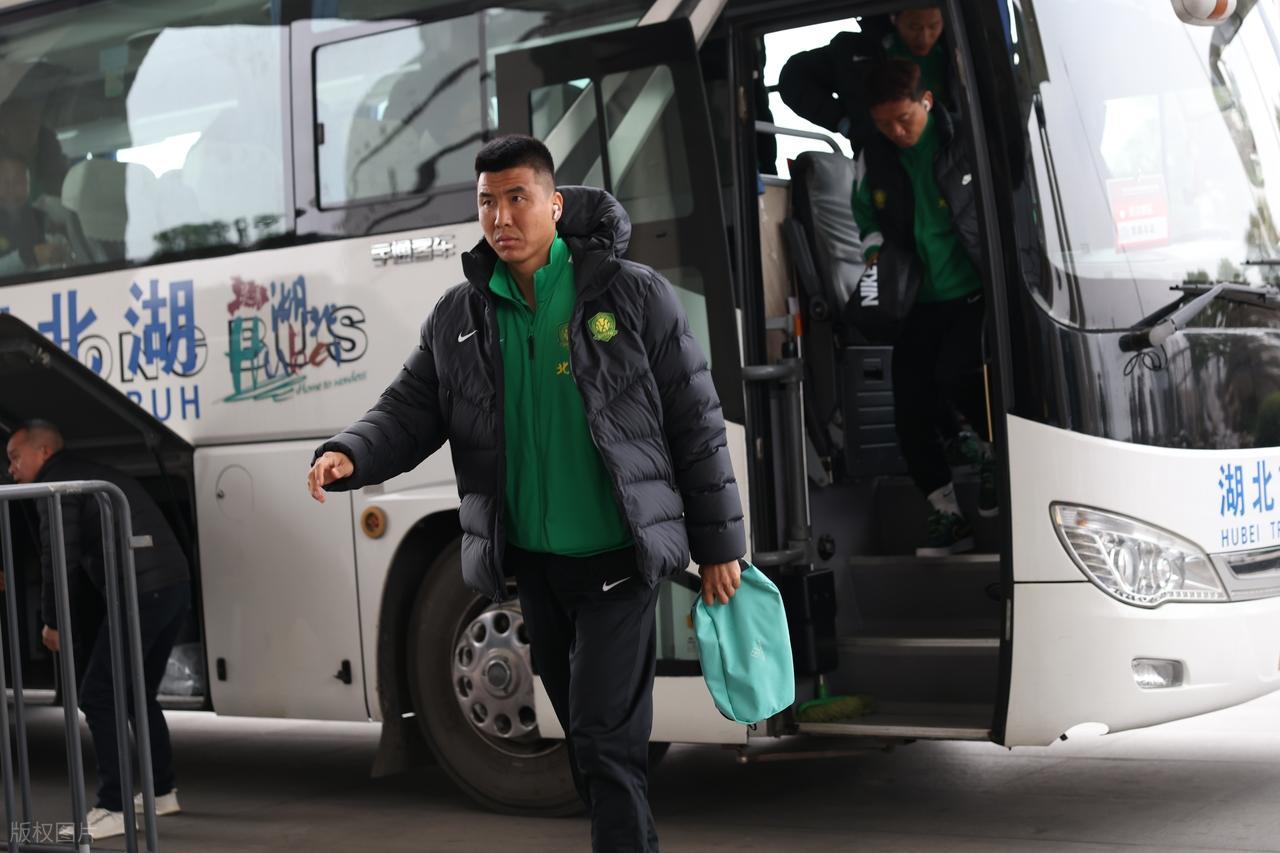 华体会官方-意外！曝茹子楠已离开北京国安，原因让人无奈，球队开局就陷困境